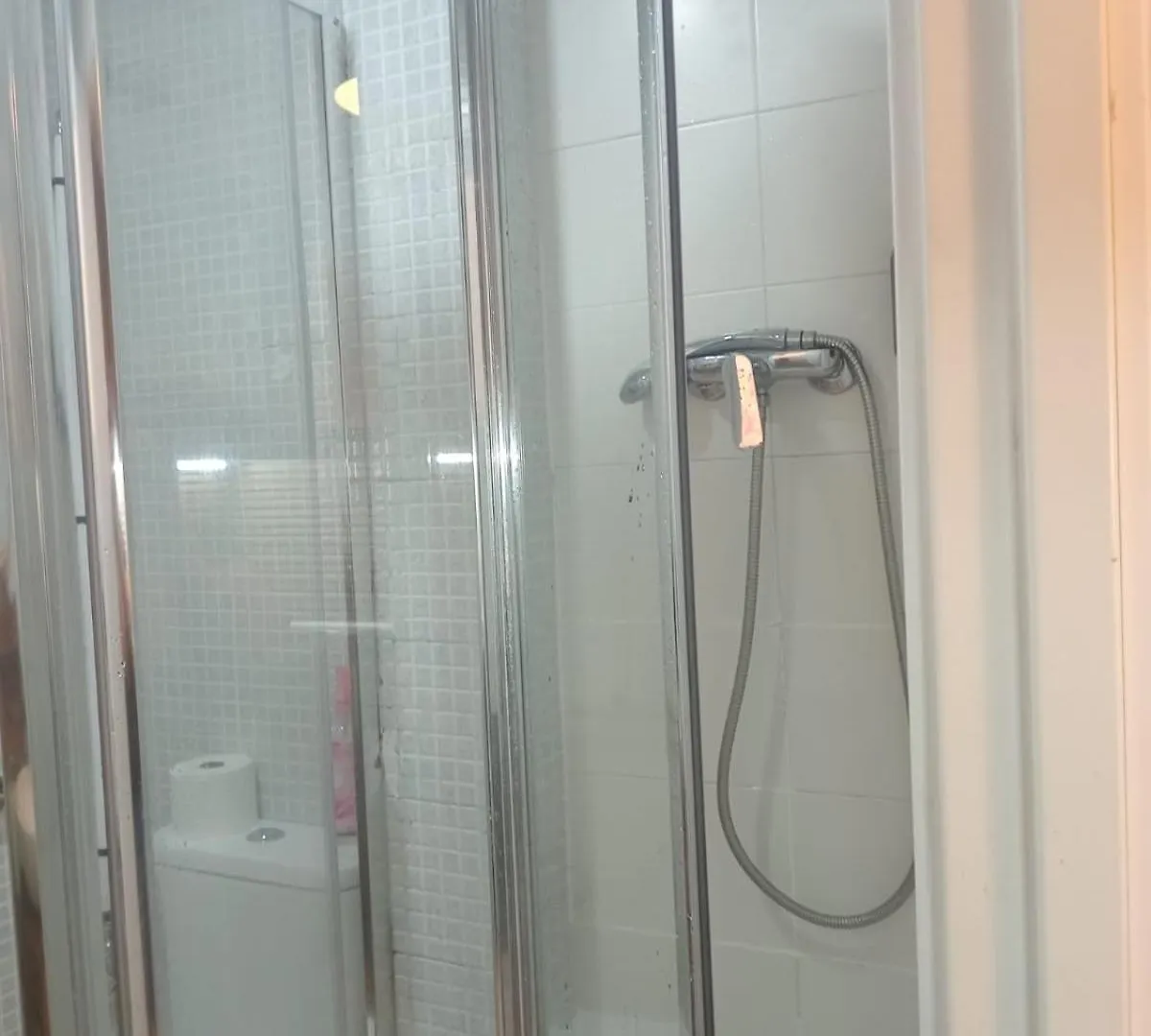 9 Private Rooms Barcelona Aparthotel