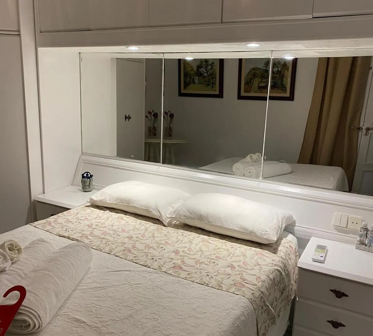 9 Private Rooms Barcelona Aparthotel